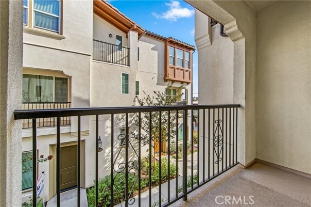 Building Photo - 6331 Pacific Wy