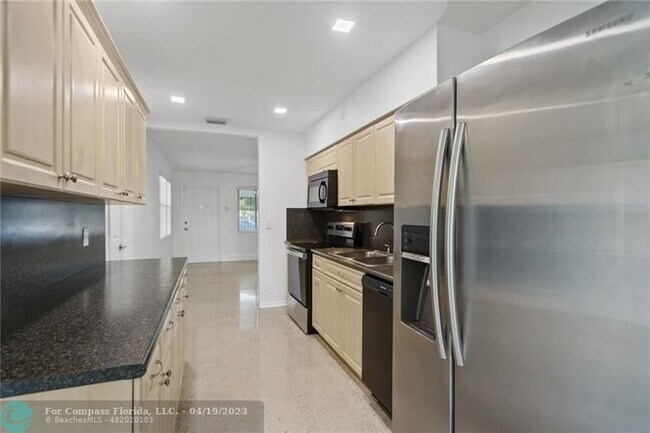 Building Photo - 50 NE 45th Ct