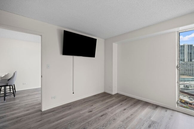 Building Photo - Beautifully upgraded 1-bedroom, 1-bath with Parking $2,300 includes utilities & WIFI