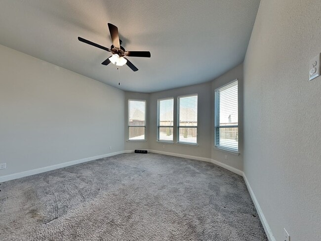 Building Photo - 721 Precious Dr