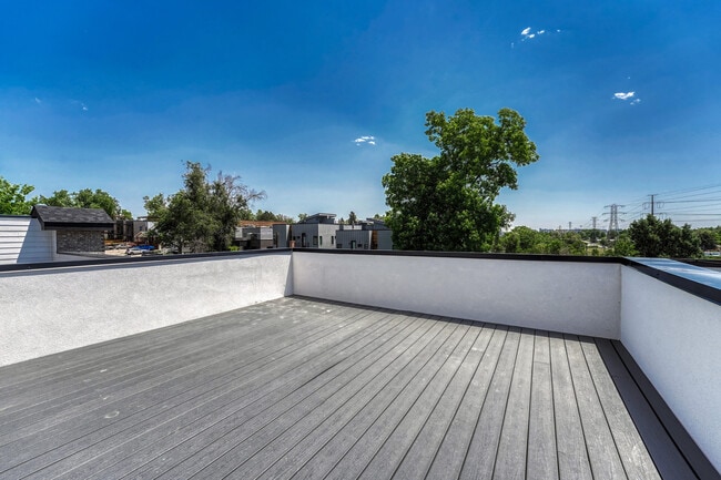 Building Photo - 1231 Newton St