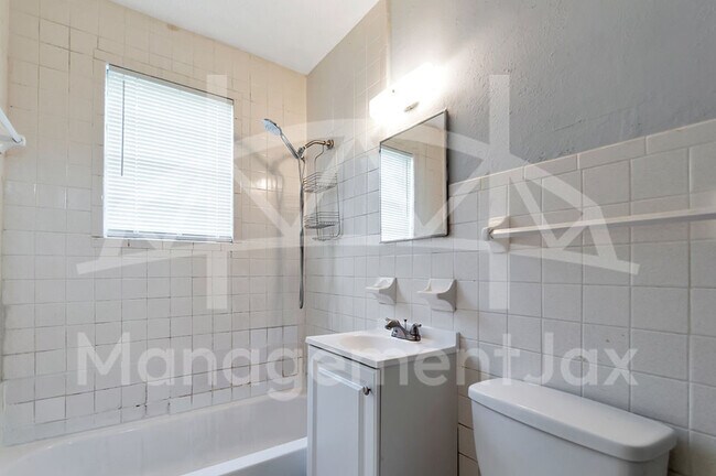 Building Photo - 2311 W 16th St