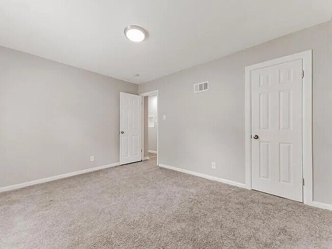Building Photo - 6818 Eisele St