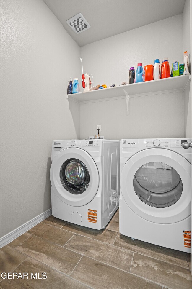 Building Photo - 7437 Schweitz Ct