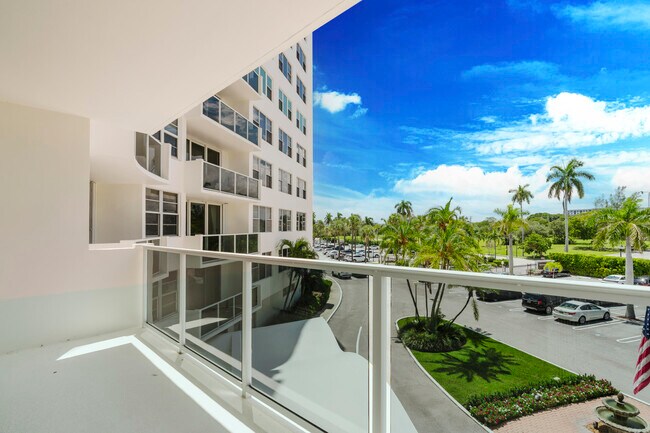 Building Photo - 2800 N Flagler Dr