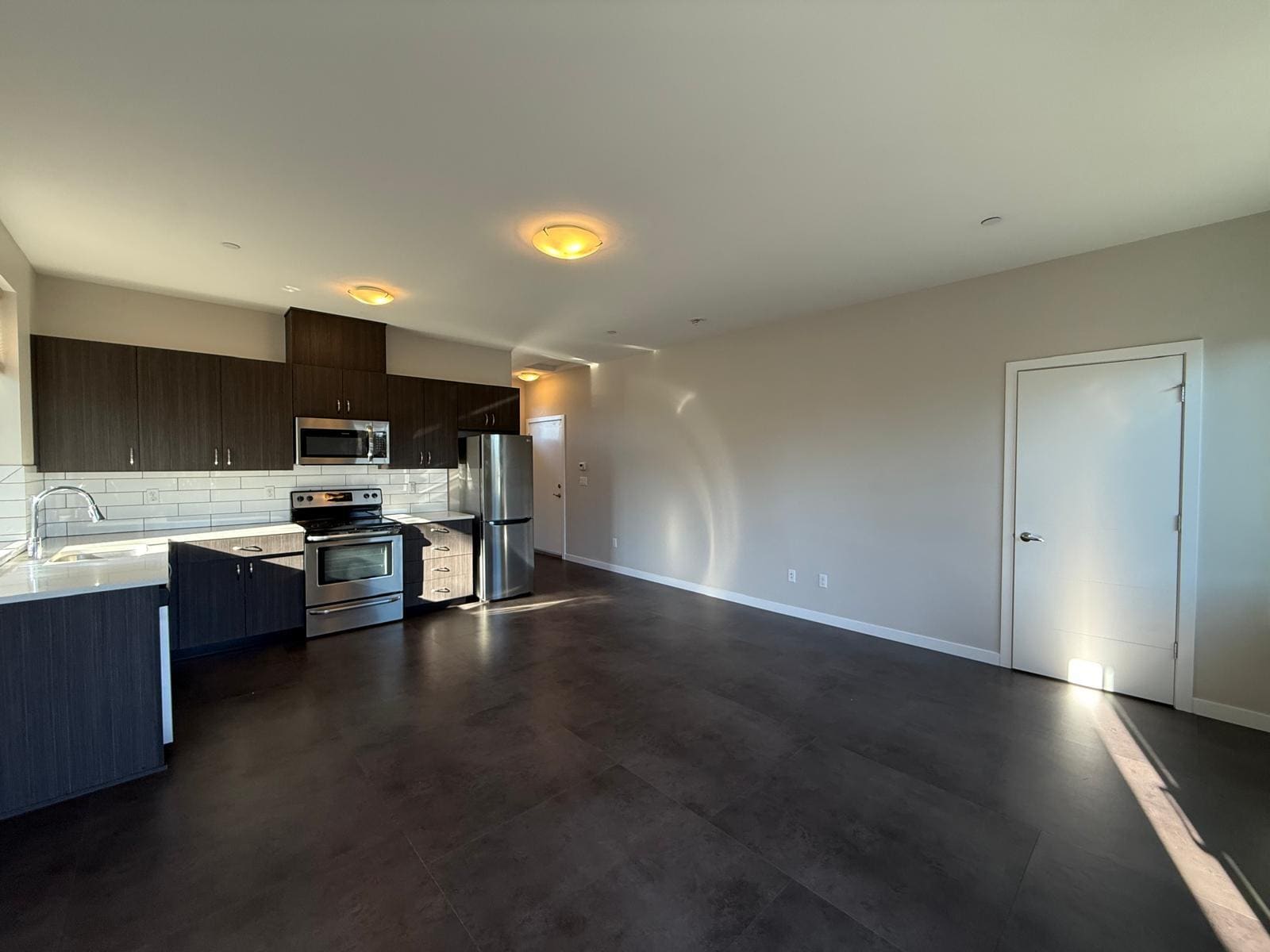 Building Photo - 7300 SW Garden Home Rd