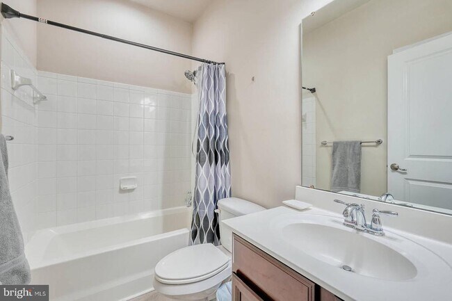 Building Photo - 5183 Wyndholme Cir