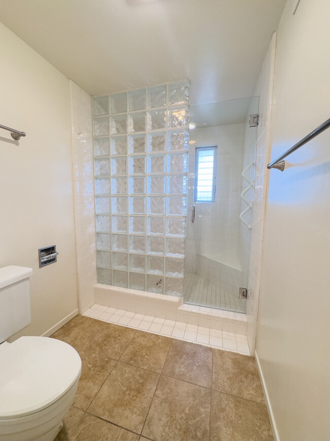 Building Photo - 2274 Caminito Castillo