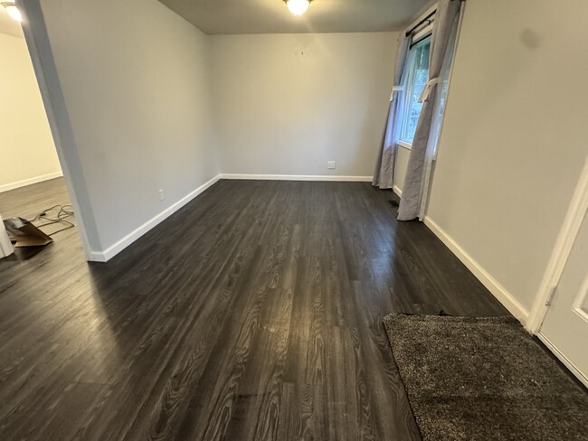 Building Photo - 912 SW 118th St