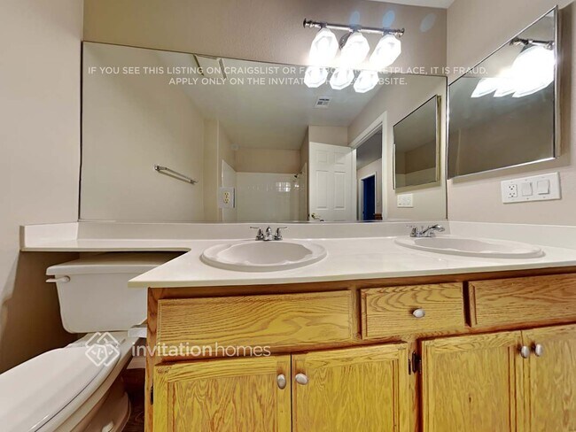 Building Photo - 2806 Via Bel Mondo St