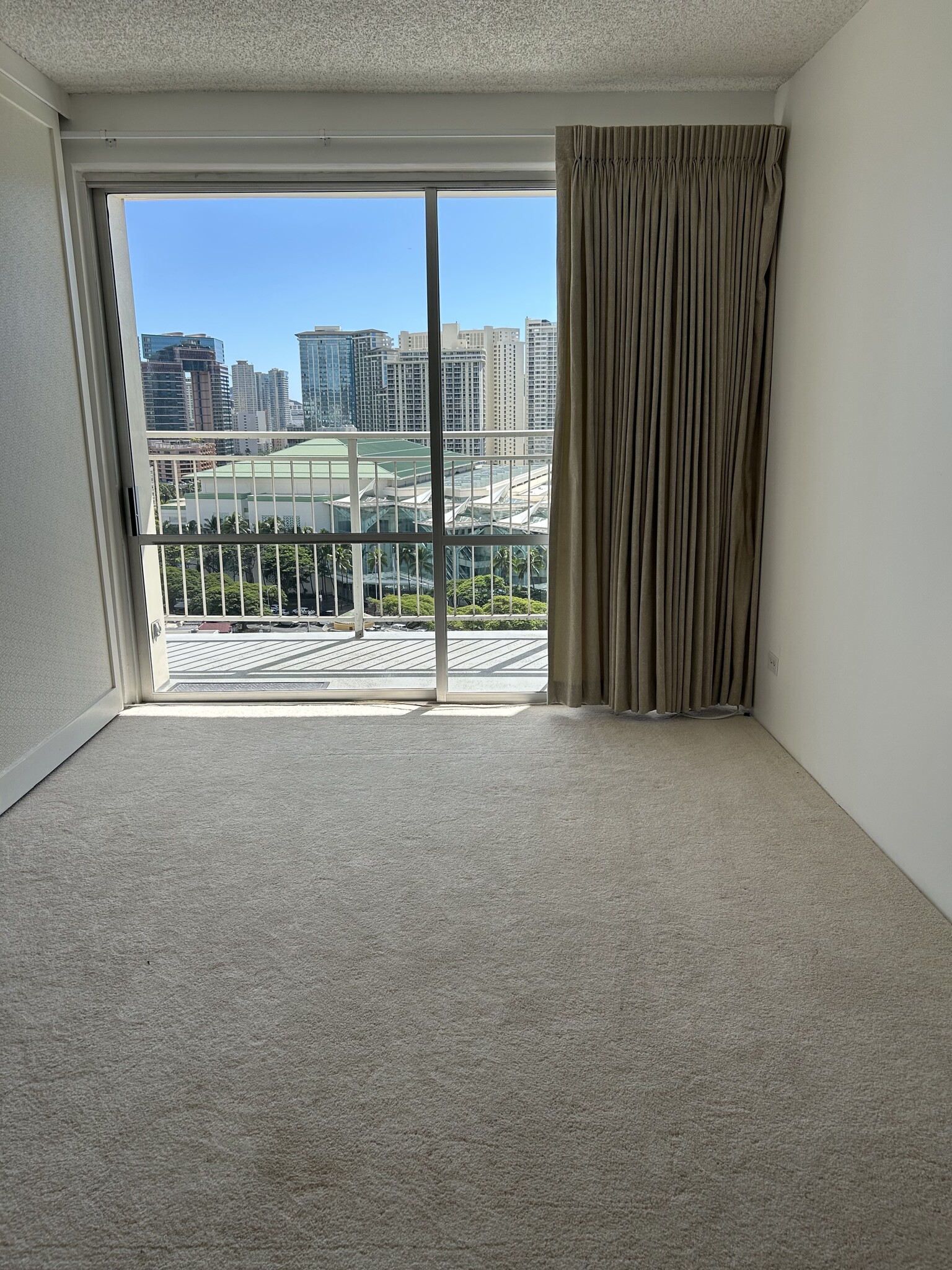 Patio - 1655 Makaloa St