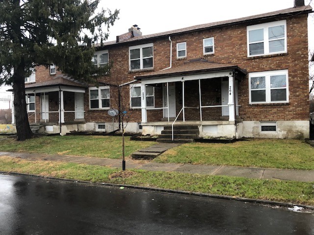 Building front - 262 S Green St