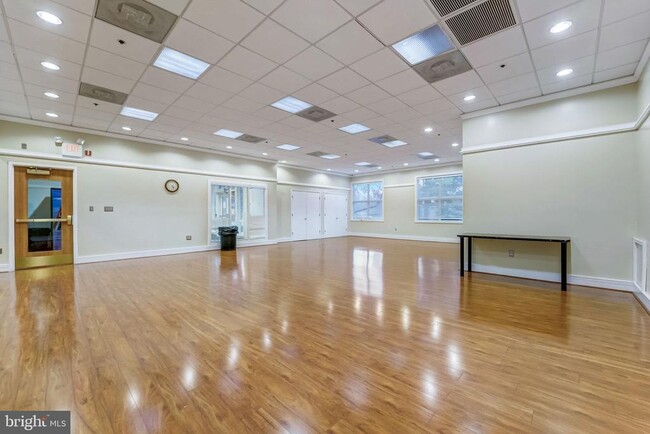 Building Photo - 705 Pine Drift Dr