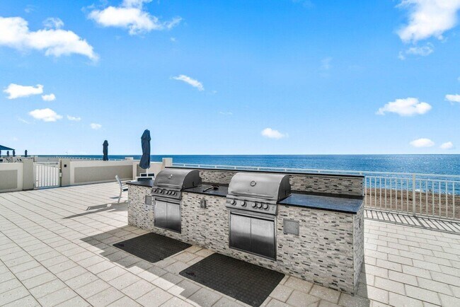 Building Photo - 4511 S Ocean Blvd