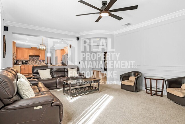 Building Photo - 5bd 3ba home in desirable Carmichael neighborhood