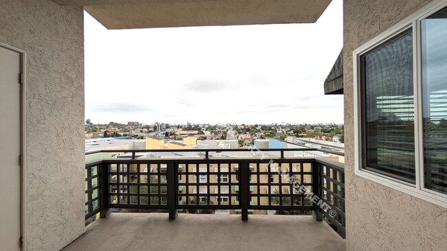 Building Photo - Desirable North Park Condo with Amazing Vi...