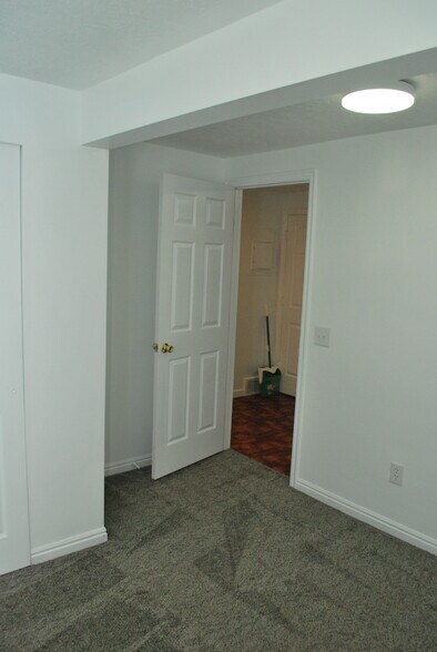 Building Photo - 2954 S 625 W