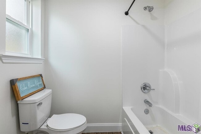 Building Photo - 212 Centerville St NE