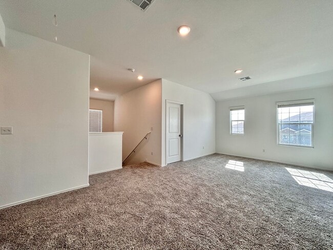 Building Photo - 208 Otter Rd