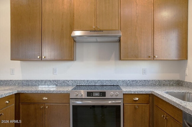 Building Photo - 2006 W Madison St