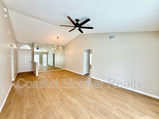 Building Photo - 11222 Clayridge Dr