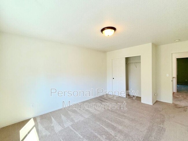 Building Photo - 3312 S 2nd Way