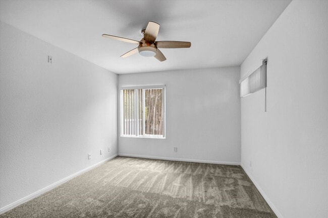 Building Photo - Cozy 1 Bed, 1 Bath Condo in Mira Mesa w/ Off-Street Parking!