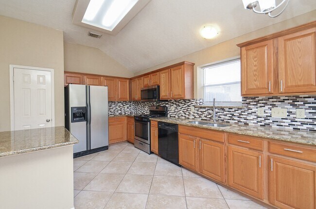 Building Photo - 20430 Drakewood Dr