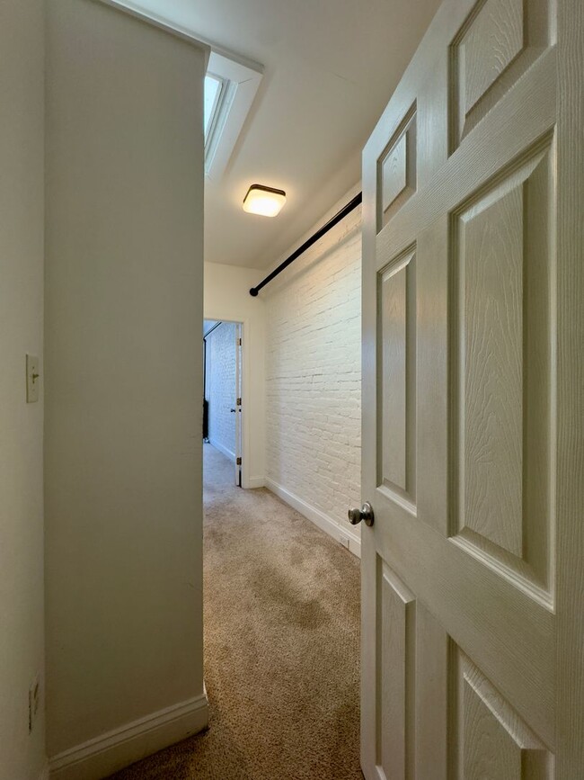 Building Photo - 314 S Collington Ave
