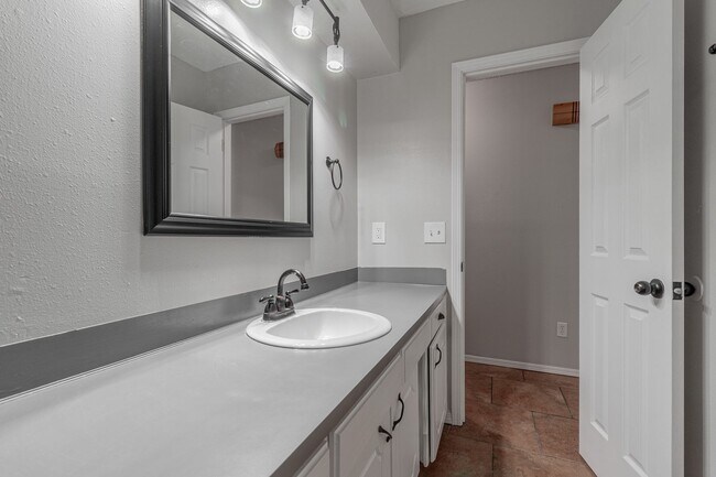 Building Photo - 3 Bed 2 Bath in Norman