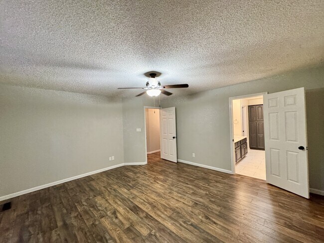 Building Photo - 310 Paoli Trce