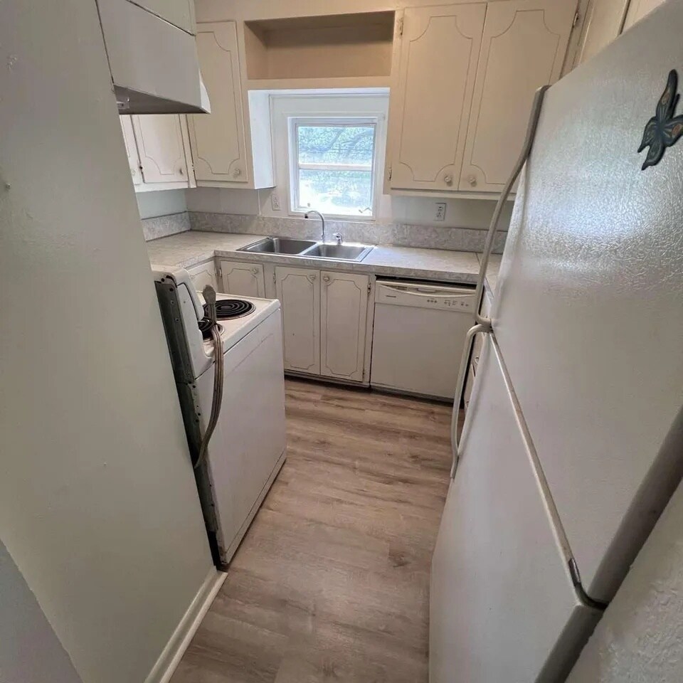 Building Photo - 94 Harris Rd NE