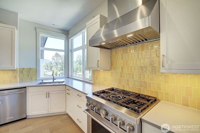 Building Photo - 4Bd/3.25Ba Issaquah House