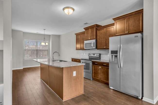 Building Photo - Middle Tennessee Blvd Townhome