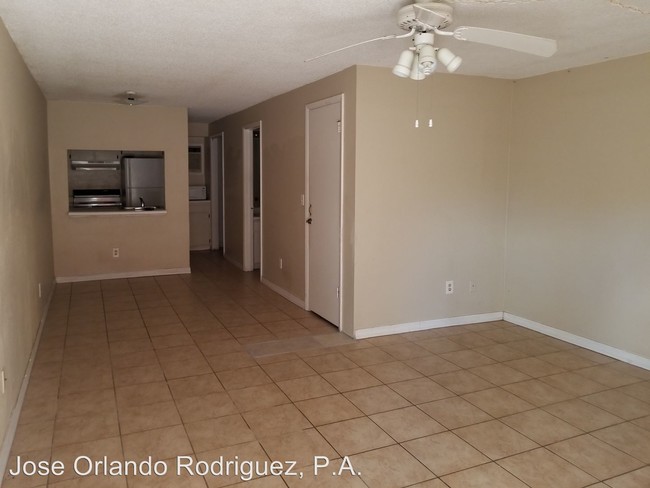 Building Photo - 1619 W Oak Ridge Rd