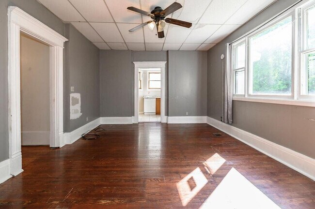 Building Photo - 348 Woodland Ave