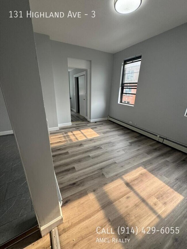 Building Photo - 131 Highland Ave