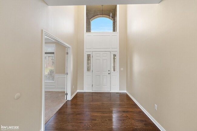 Building Photo - 46267 Terrace Dr