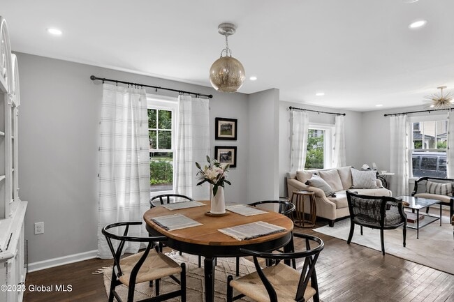 Building Photo - 10 Marion Pl