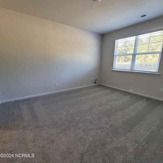 Building Photo - 7136 Foxhollow Ln