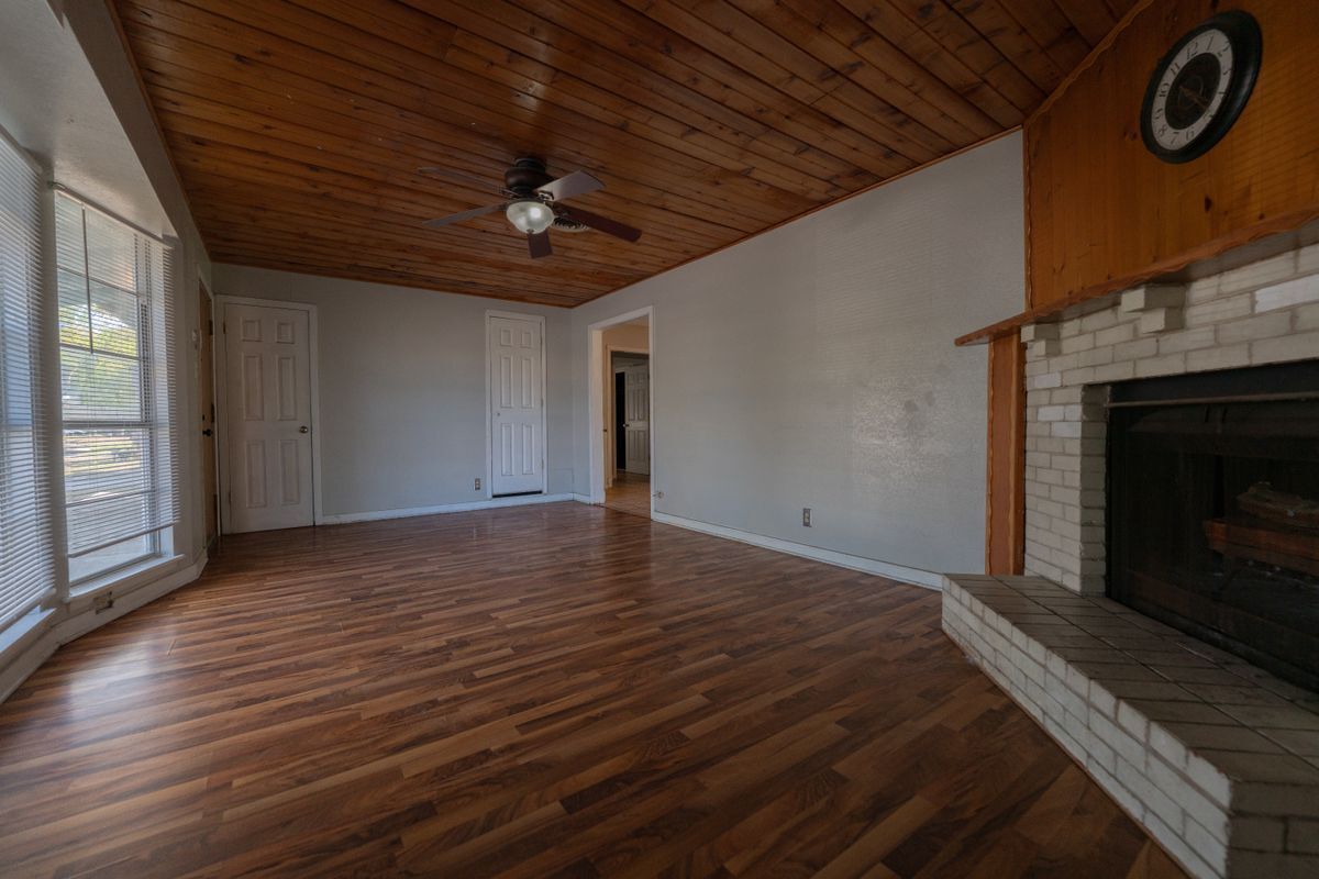 Building Photo - 1719 Austin St