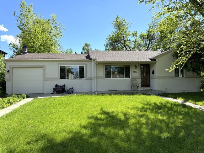Primary Photo - 4586 E Dartmouth Ave