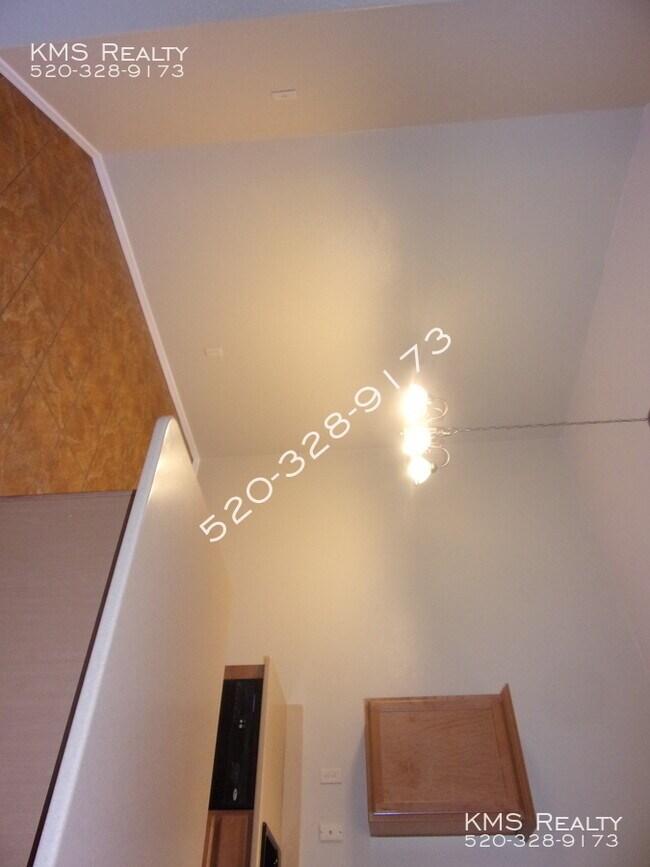 Building Photo - 6027 S Avenida Las Monjas
