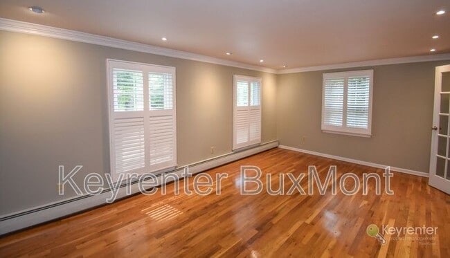Building Photo - 5 Cedar Woods Dr