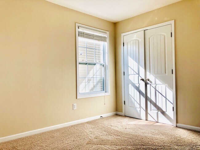 Building Photo - Immaculate 5bd 3bd Berewick home with many newly upgrades!