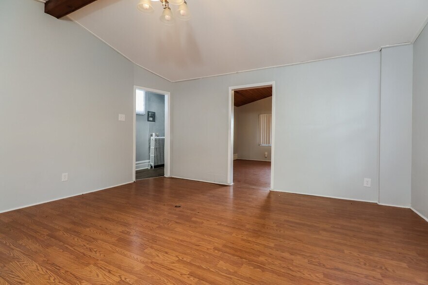 Building Photo - 411 Walter St