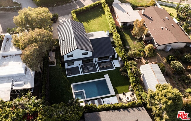 Building Photo - 6450 Surfside Way