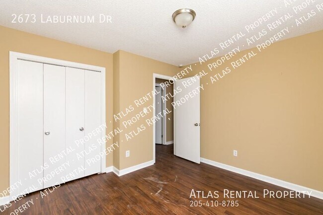 Building Photo - 2673 Laburnum Dr