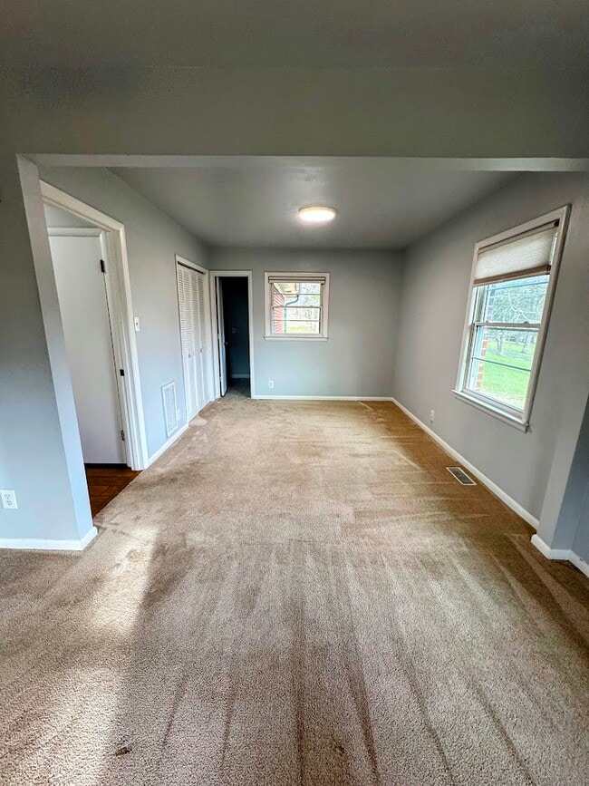 Building Photo - 11 Cooks Rd