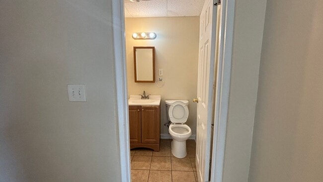 Building Photo - 4 Bedrooms 1.5 Bath Apartment with Heat and Hot Water Included!